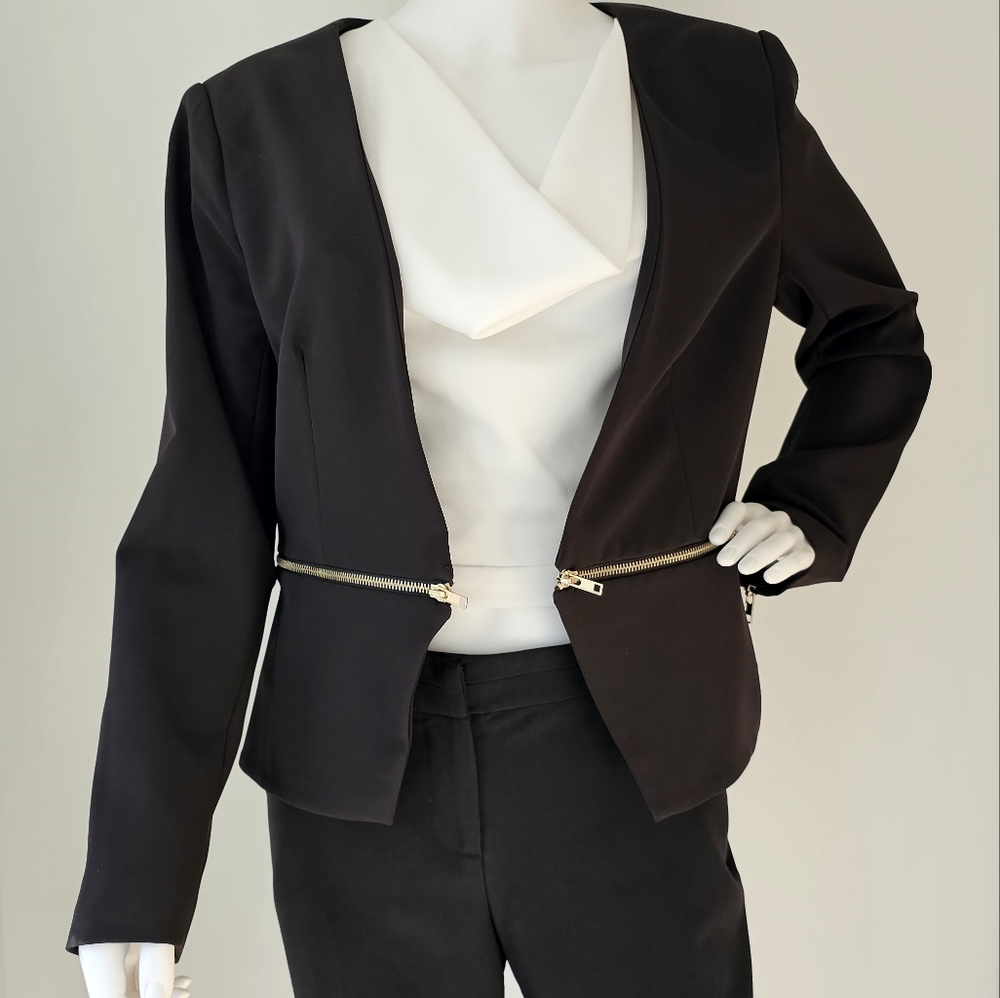 PHILOSOPHY size 8 black women's blazer with gold-toned zippers‎